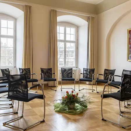 Akademie Der Dioezese מלון 3*