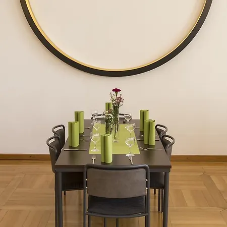 Akademie Der Dioezese מלון 3*